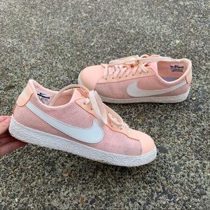 pink nike shoes!